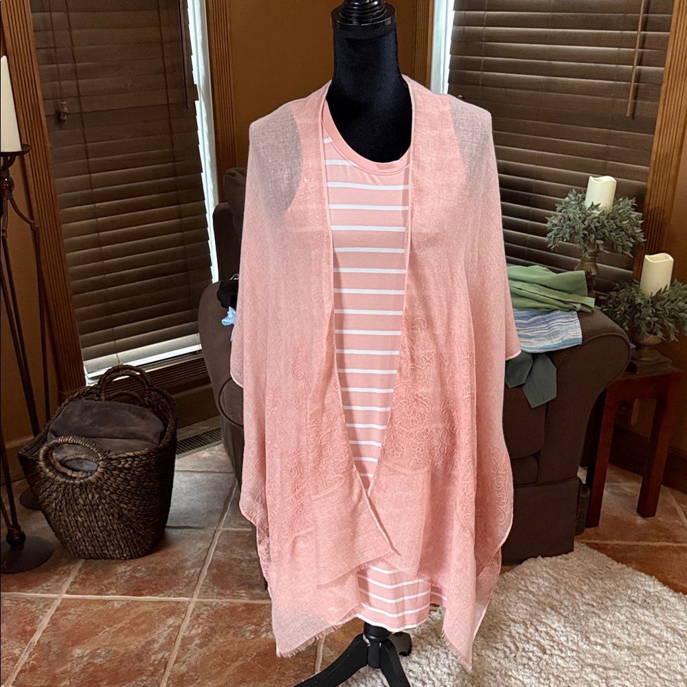 Time and Tru Peach and White Top